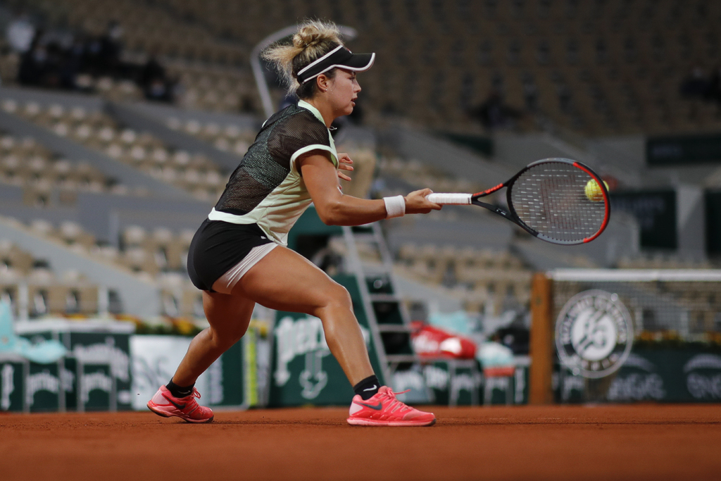 La mexicana Renata Zarazúa quedó eliminada en la segunda ronda de Roland Garros, tras caer 6-3, 0-6, 6-2 ante Elina Svitolina. (AP)