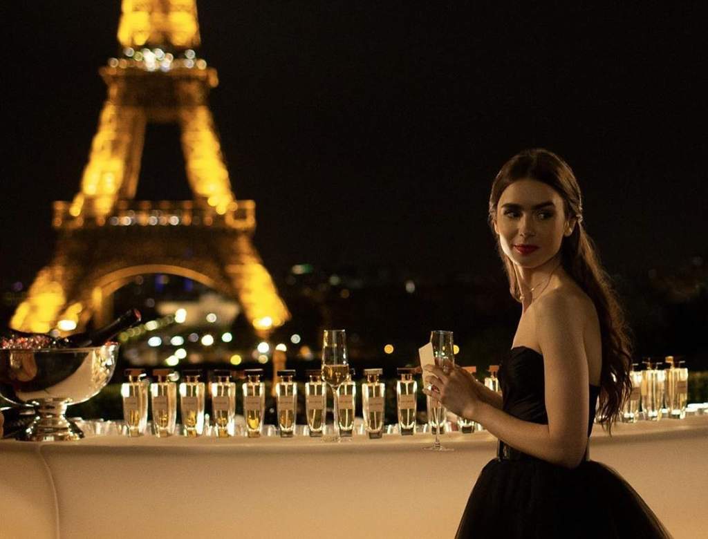 El día de mañana, llegará a la plataforma de Netflix el estreno de la serie Emily en París, protagonizada por Lily Collins, y que promete cautivar a muchas de nosotras. (ESPECIAL)