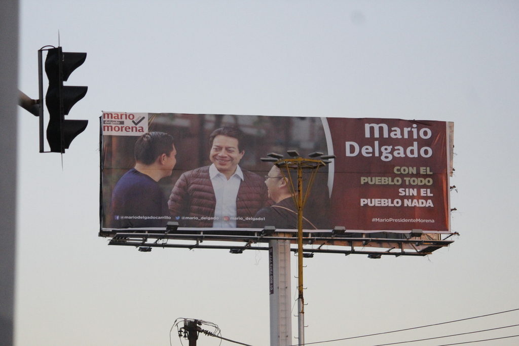 Se rentaron espectaculares con publicidad de Mario Delgado, aspirante a la dirigencia de Morena.