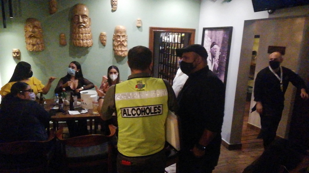 Se intensificarán los operativos en los restaurantes bares y restaurantes de La Laguna para verificar que cumplan los protocolos. (EL SIGLO DE TORREÓN)