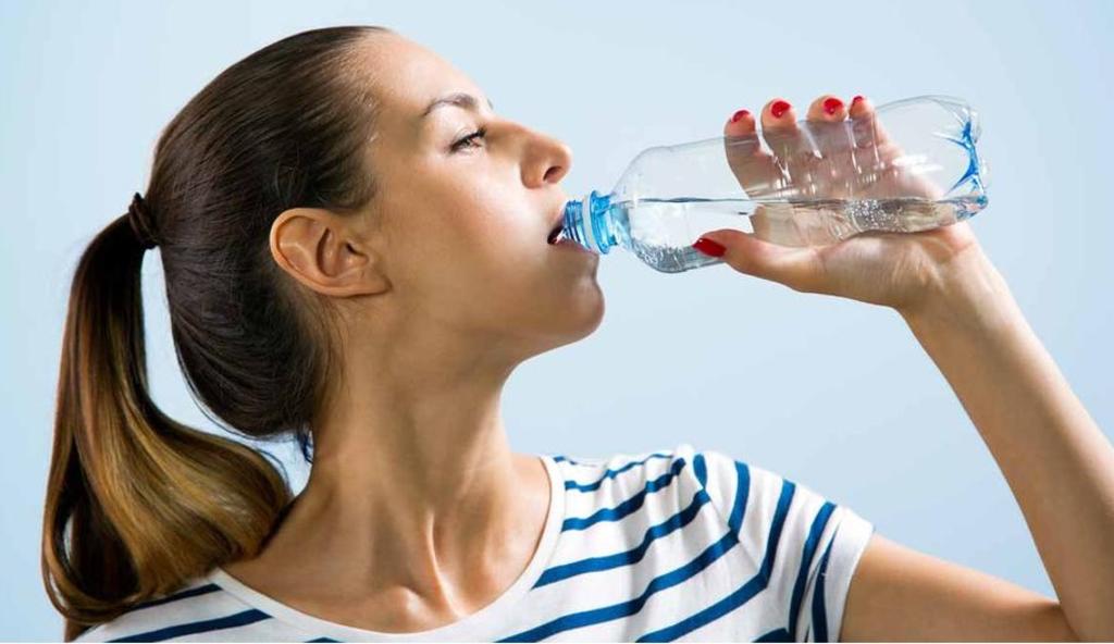 Nuestro cerebro asocia que la sed se ha ido, incluso antes de que los nutrientes del agua lleguen al torrente sanguíneo (ESPECIAL)  