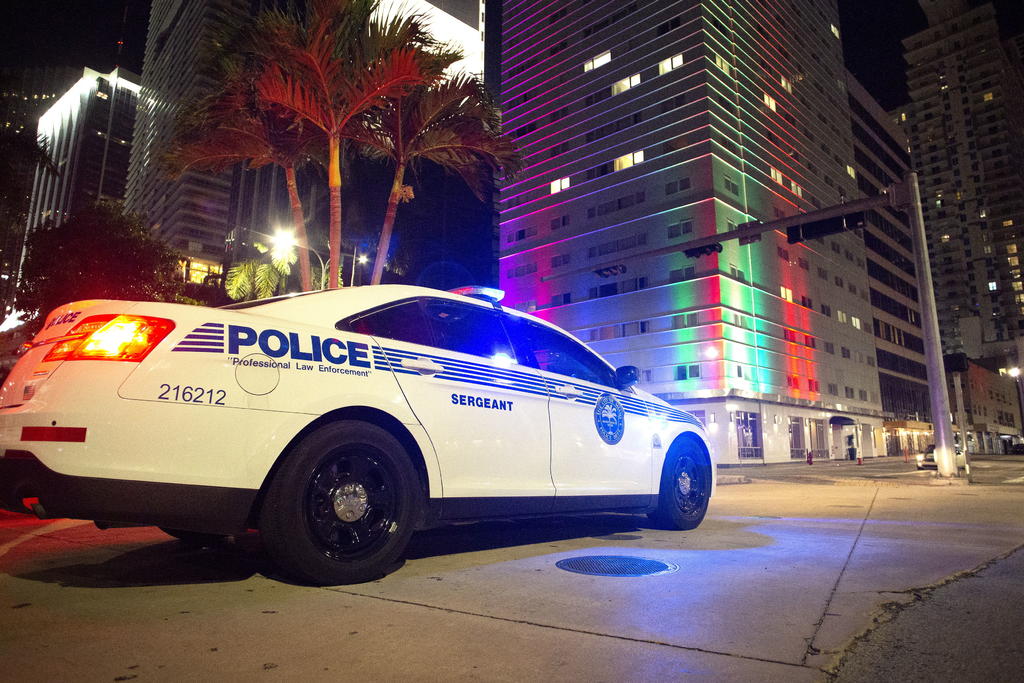 Un hombre de Florida fue arrestado por amenazar con un arma de asalto a un censista que había ido a su casa para el actual recuento nacional de todos los residentes de Estados Unidos. (ARCHIVO) 