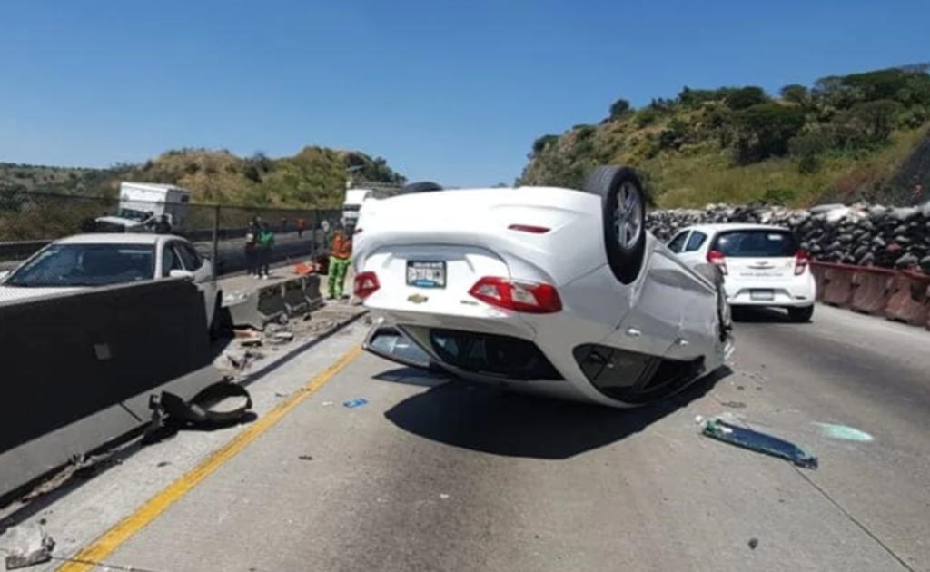 El equipo del diputado informó que 'El Mijis' sufrió el accidente en una carambola en la que se vieron involucrados al menos seis vehículos, en donde un tráiler los impactó.
(ARCHIVO)