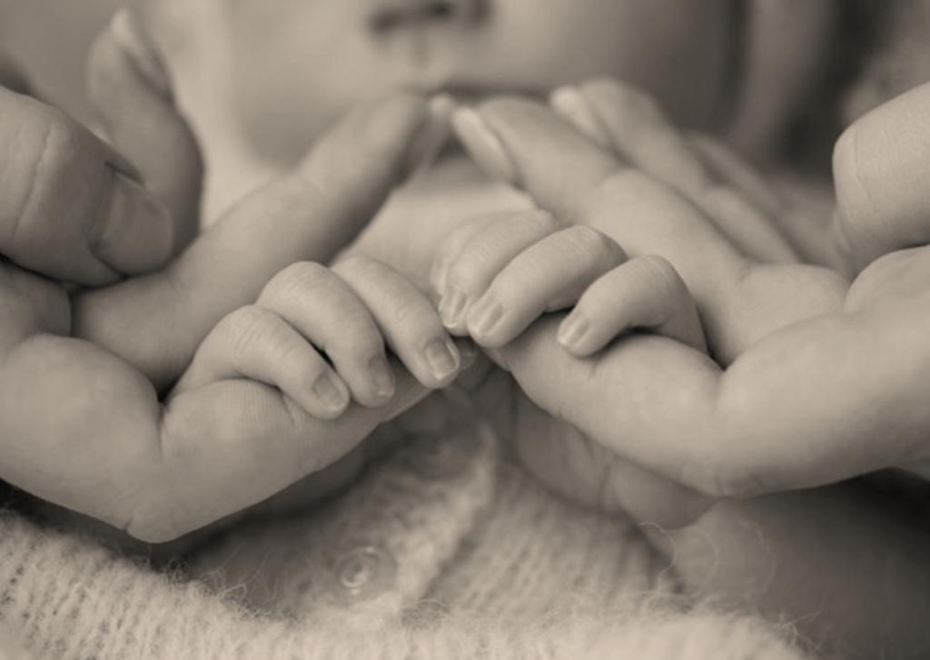 La recomendación para las mujeres seropositivas, es no amamantar a bebés. (INTERNET)