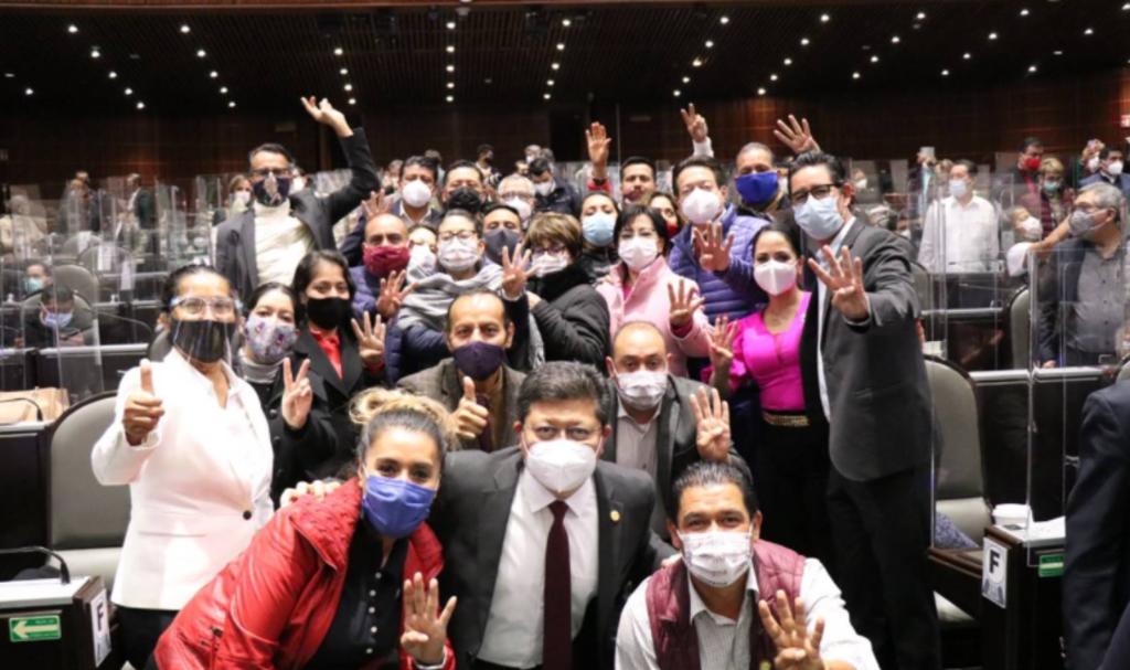 En una última sesión, que duró 19 horas, los diputados federales de Morena fueron rechazado una a una de las más de 350 reservas de la oposición y de sus propios legisladores para mantener los 109 fondos.
(EPSECIAL)