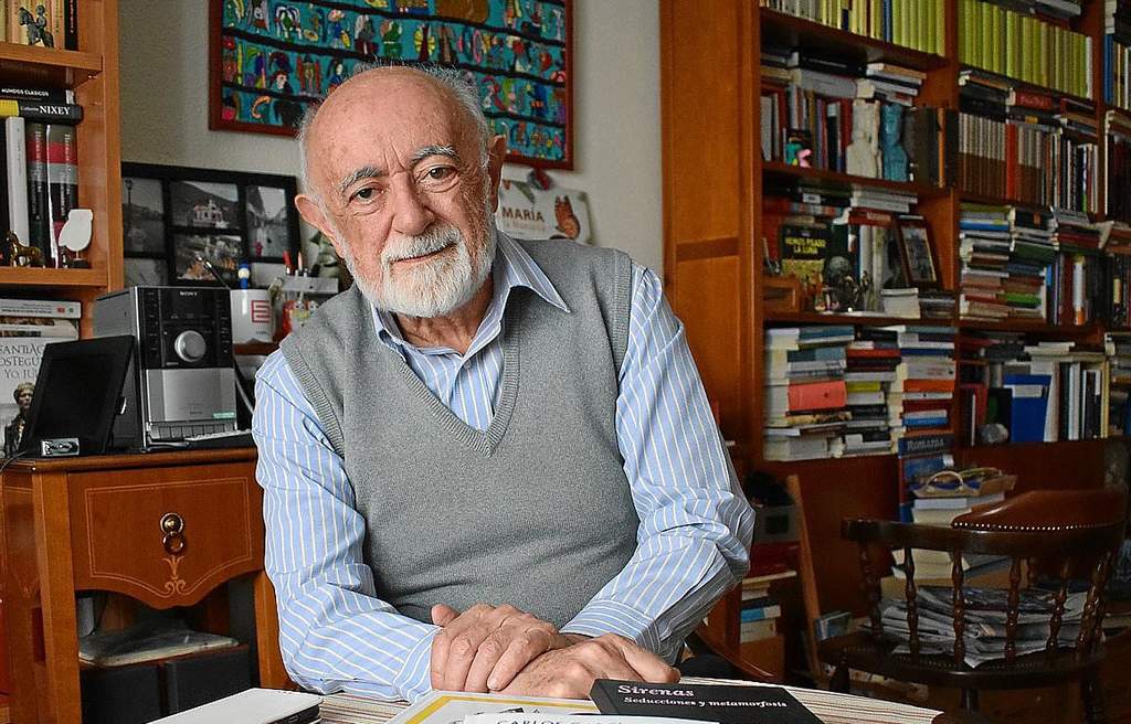 El escritor, filólogo, helenista, traductor, editor, mitógrafo y crítico literario, Carlos García Gual, es el ganador del Premio Internacional Alfonso Reyes 2020. (ESPECIAL) 