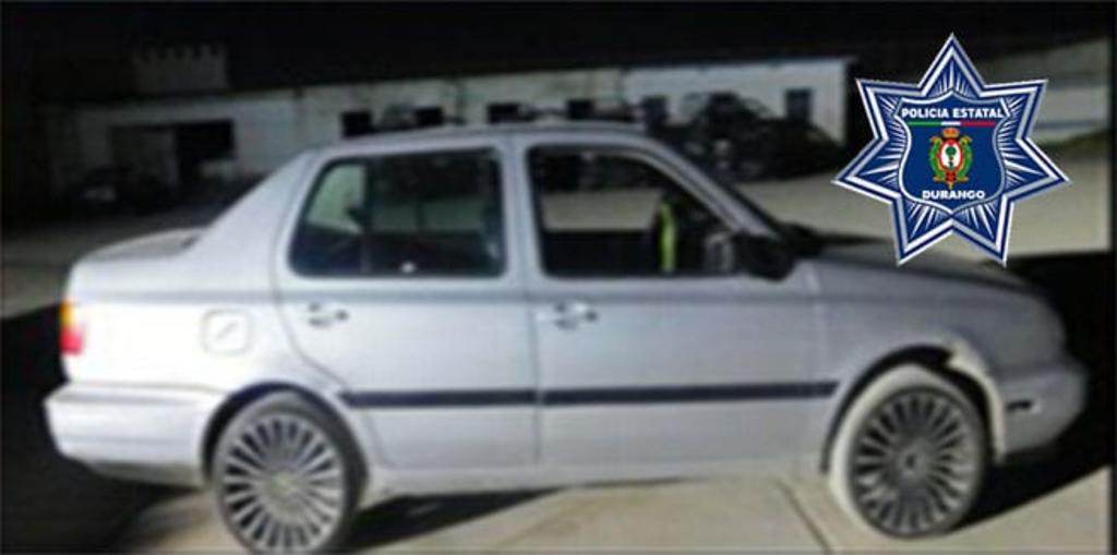 Elementos de la Policía Estatal aseguraron dos vehículos; uno con reporte de robo y otro con placas sobrepuestas. (EL SIGLO DE TORREÓN)