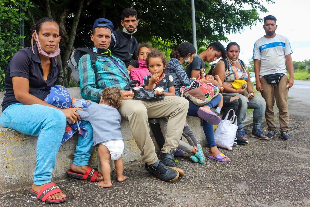 Los migrantes que están en un campamento en Matamoros, Tamaulipas señalaron que ni servicios sanitarios tienen.