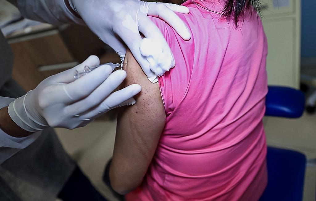 El gobierno de México recibirá un máximo de 34.4 millones de dosis de la vacuna candidata BNT162b2 contra COVID-19 de Pfizer y BioNTech, sujeta al éxito del estudio clínico y aprobación regulatoria. (ARCHIVO)