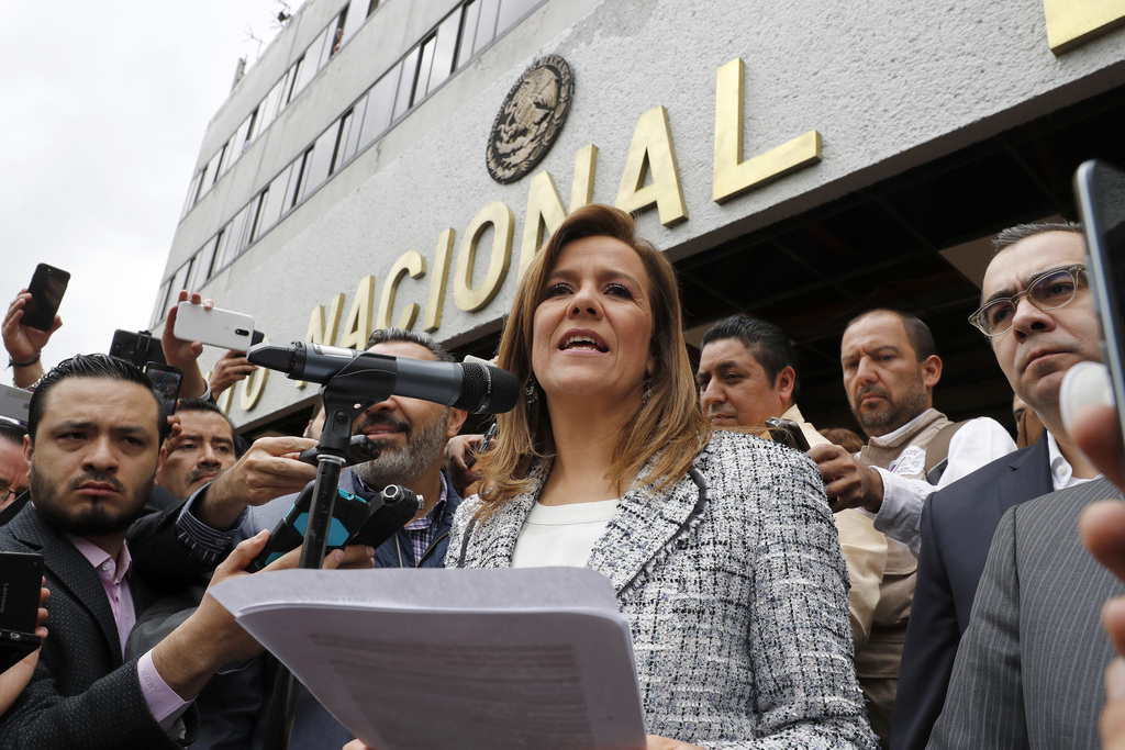 Margarita Zavala, esposa de Calderón, tachó el fallo de 'injusto, inconstitucional e incongruente' y advirtió que seguirá la 'lucha'.