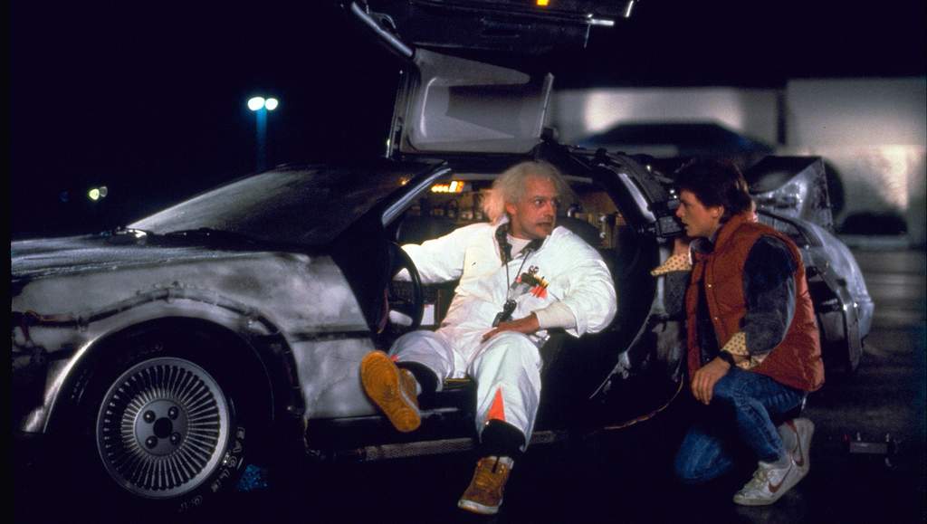El dúo conformado por “Marty McFly” y el “Dr. Emmett Brown” en la famosa película de ciencia ficción Volver al Futuro, regresará a la pantalla grande con motivo de su 35 aniversario. (ESPECIAL) 