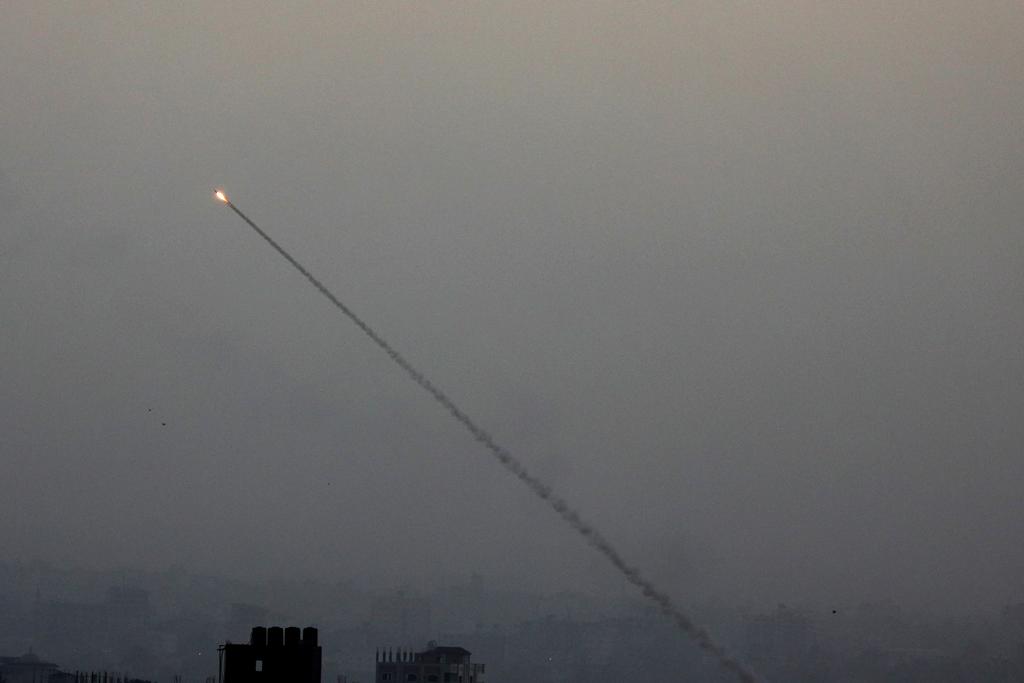 Las alarmas antiáreas sonaron hoy en comunidades israelíes cercanas a Gaza por el disparo de un proyectil por milicianos palestinos desde la franja, informó el Ejército israelí. (ARCHIVO) 