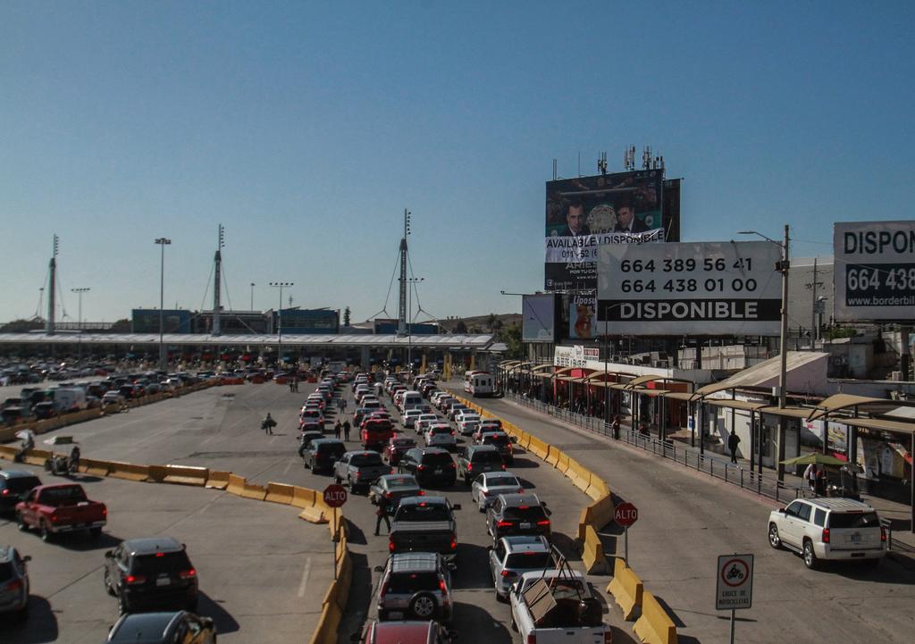 Tras el regreso de varios estados de México al color naranja en el semáforo epidemiológico, el país le planteó a Estados Unidos extender por un mes más las restricciones al tránsito en la frontera. (ARCHIVO)