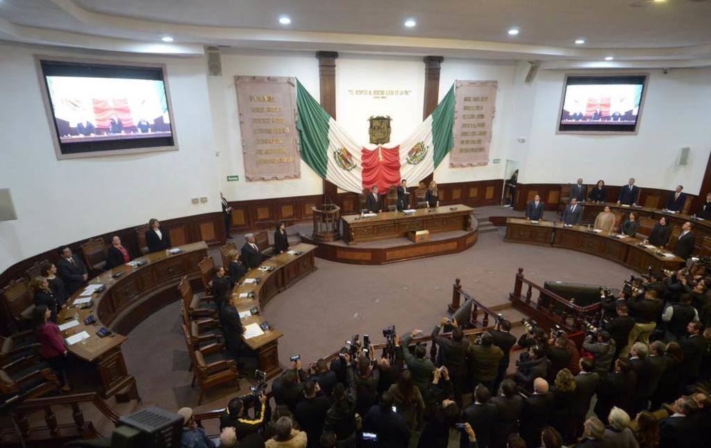 Ninguno de los cinco partidos políticos que integran la LXI Legislatura actual tiene la mayoría absoluta de las 25 curules. (ARCHIVO)