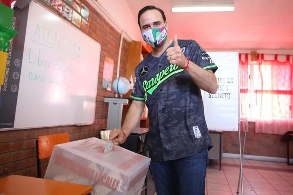 El alcalde de Saltillo invitó a la ciudadanía a salir y votar por quienes serán los representantes de la ciudanía en el Congreso Local. (EL SIGLO COAHUILA)