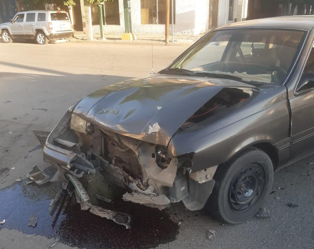 La tarde del sábado se registró un accidente vial en la zona centro de la ciudad de Gómez Palacio que dejó como saldo daños materiales de consideración. (EL SIGLO DE TORREÓN)