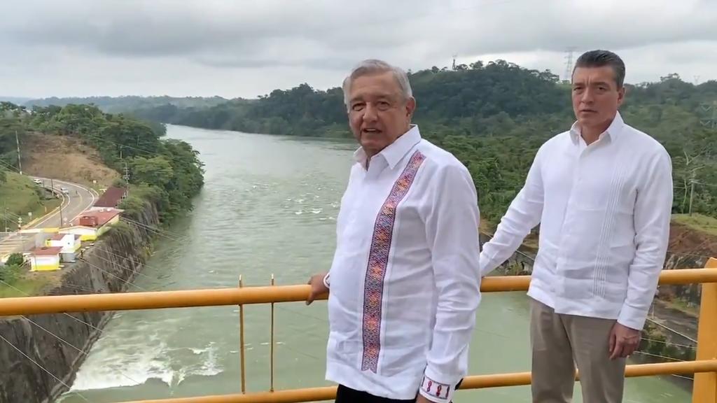 Para celebrar cuatro años de su victoria electoral, el presidente Andrés Manuel López Obrador anunció este domingo que la refinería de Dos Bocas será inaugurada el próximo 1 de julio de 2022. (ESPECIAL)