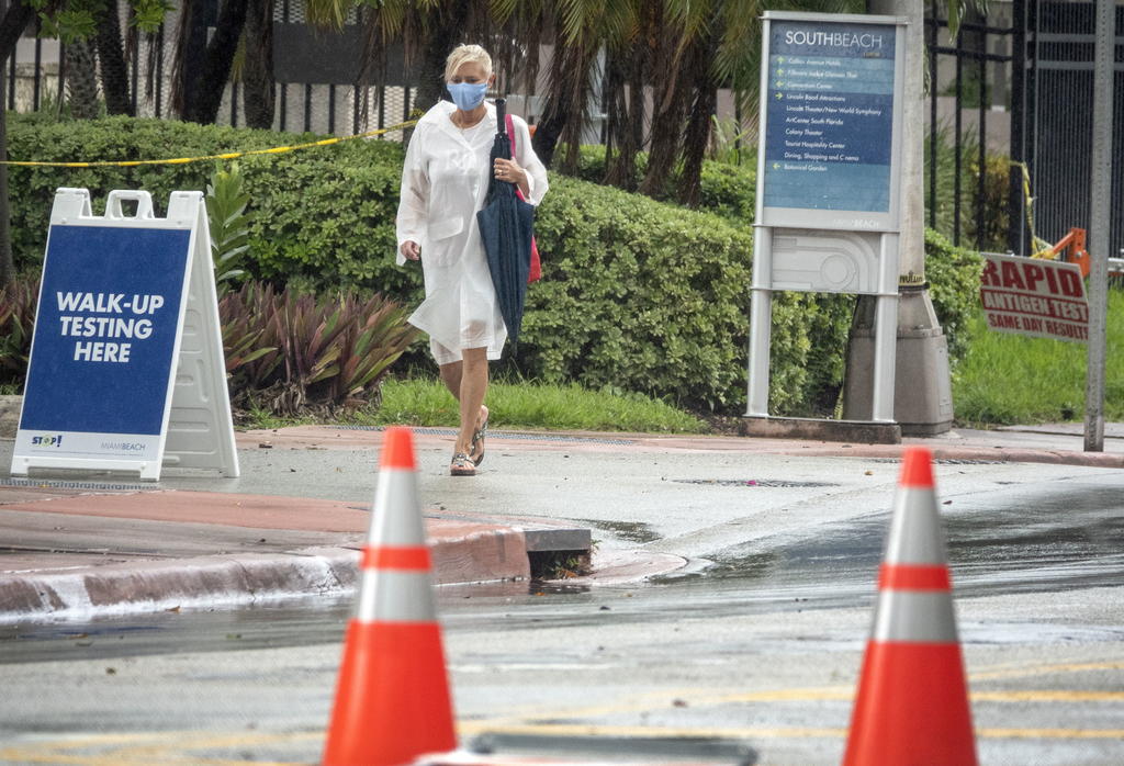 La cuenta acumulada de la COVID-19 en Florida llegó a 756,727 casos y 16,222 muertes con los 1,707 contagios y 54 decesos contabilizados este lunes por el Departamento de Salud de un estado donde la preocupación por el riesgo de que la pandemia repunte crece a diario. (ARCHIVO) 