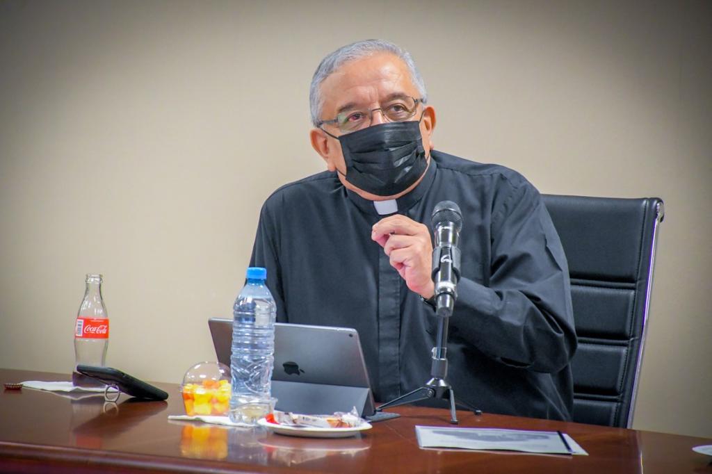 Durante la sesión del Subcomité de Salud de la región norte de Coahuila, estuvo presente el padre Juan Armando Renovato López, vocero de la Diócesis de Piedras Negras(EL SIGLO CCOAHUILA)