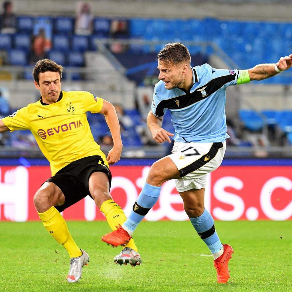 El Lazio doblegó 3-1 al Borussia Dortmund
con su eficacia defensiva. (ESPECIAL)