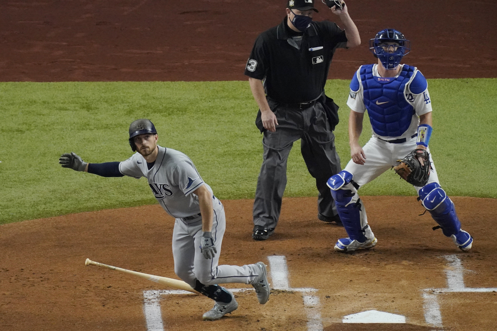 Brandon Lowe conectó dos cuadrangulares y produjo tres carreras, en la victoria de los Rays 6-4 sobre los Dodgers. (AP)