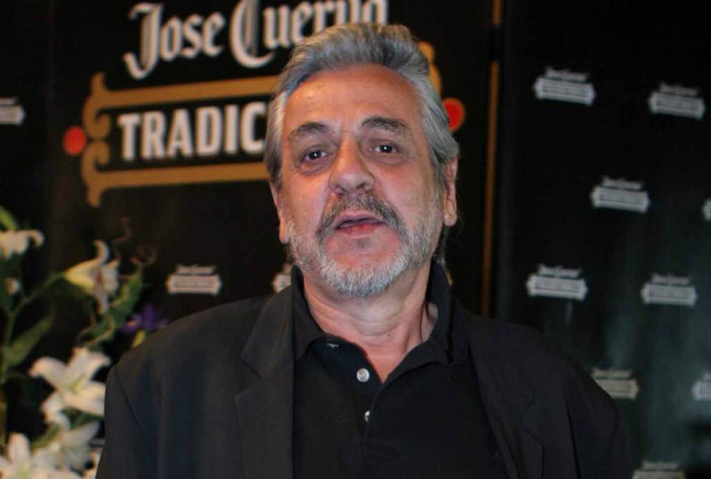 Luto. Paul Leduc Rosenzweig cuenta en su haber con cintas como Frida, naturaleza viva y Reed, México insurgente. 