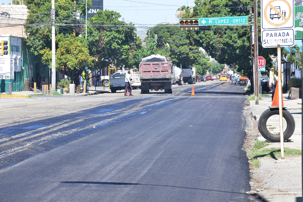 El alcalde Jorge Zermeño indicó que se han propuesto dar mantenimiento a las llamadas vialidades principales de Torreón. (EL SIGLO DE TORREÓN)