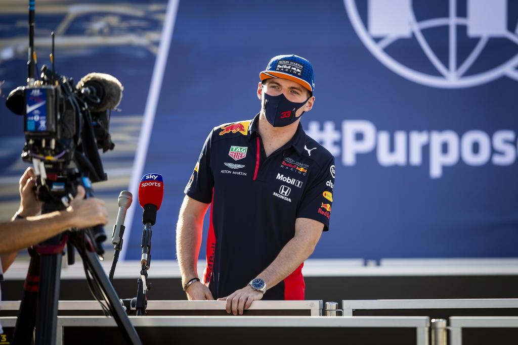 El neerlandés Max Verstappen (Red Bull) ha considerado difícil de pronosticar si podrá 'pelear' con Mercedes por la victoria en el Gran Premio de Portugal tras un segundo y un tercer puestos en las sesiones libres de este viernes. (ARCHIVO)