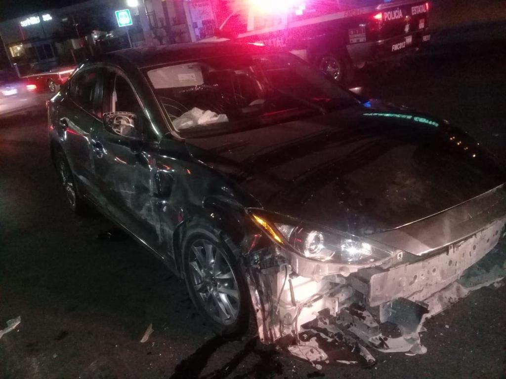 Ebrio conductor protagoniza choque-volcadura en Torreón, el saldo es dos personas lesionadas y daños materiales estimados en 130 mil pesos. (ARCHIVO)