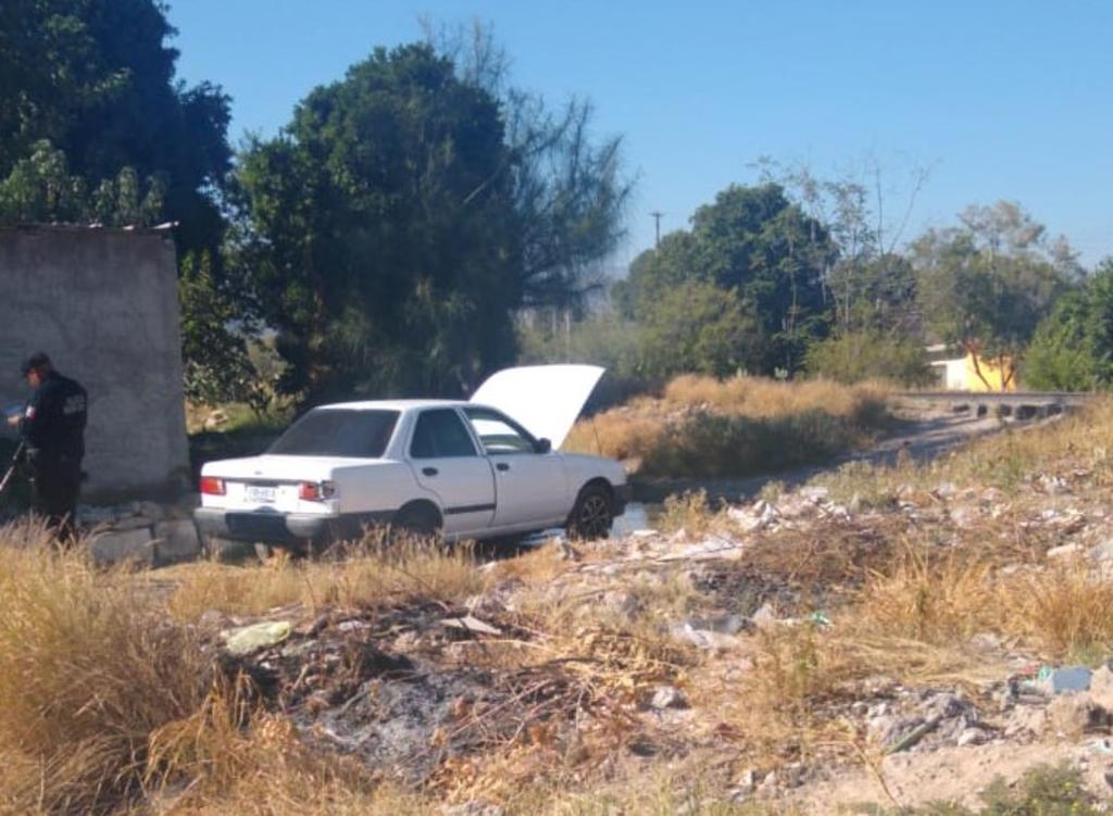 La mañana de este domingo fue localizado un vehículo con reporte de robo en el poblado El Huarache de ciudad Lerdo. (EL SIGLO DE TORREÓN)