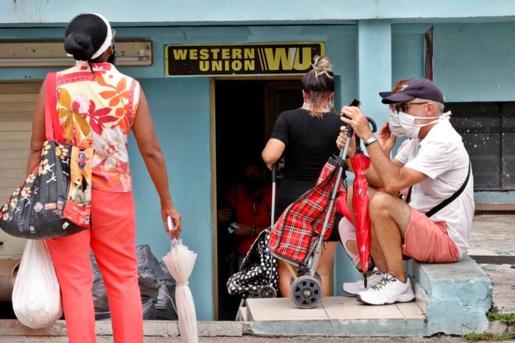 Cuba confirmó este martes el próximo cierre de los 407 puntos de pago de Western Union en el país debido a las sanciones anunciadas recientemente por la Administración de Donald Trump, que prohibirán en la práctica el envío de remesas de Estados Unidos a la isla por la vía oficial. (CORTESÍA)