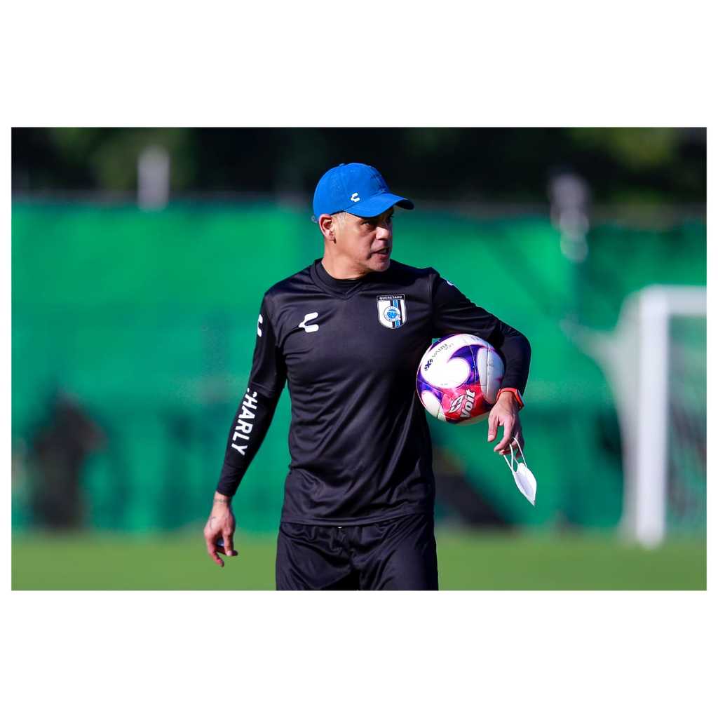 Héctor Altamirano dirigió ayer su primer entrenamiento. (CORTESÍA) 