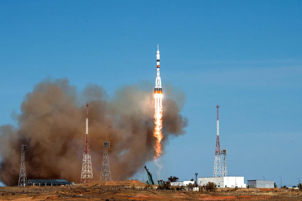 La NASA y SpaceX trabajan para lograr iniciar el próximo 14 de noviembre la primera misión tripulada a la Estación Espacial Internacional (EEI) desde Estados Unidos, para la que se hallan en proceso de intercambiar dos motores del cohete Falcon 9 que recientemente dieron fallas. (ARCHIVO)