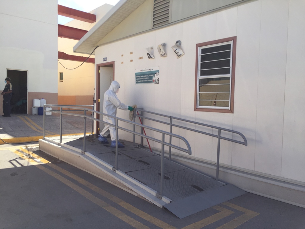 Actualmente cinco pacientes del Hospital General de Torreón estarían en condiciones de ser enviados al Hospital Móvil. (ÉRICK SOTOMAYOR)
