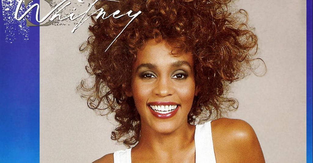 La difunta Whitney Houston obtuvo su tercer álbum certificado diamante y se convirtió en la primera artista de raza negra en lograr esta hazaña.  
 