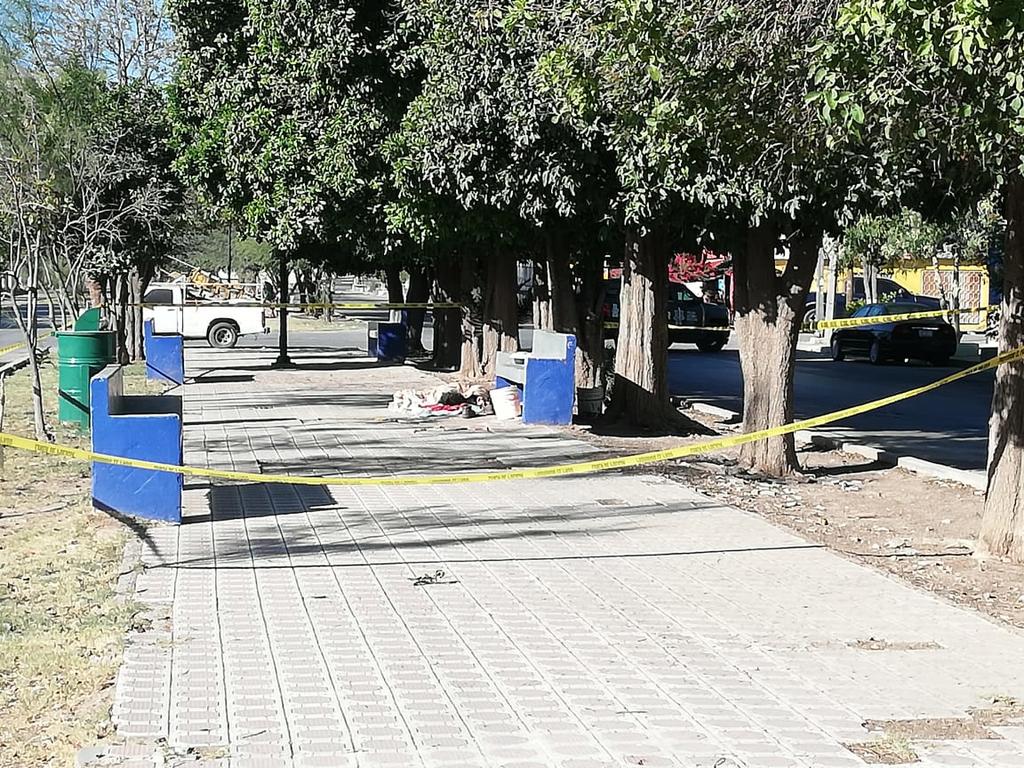 El finado fue identificado como Salvador Delgado Zamarripa, tenía 59 años de edad y no presentó huellas de violencia. (EL SIGLO DE TORREÓN)