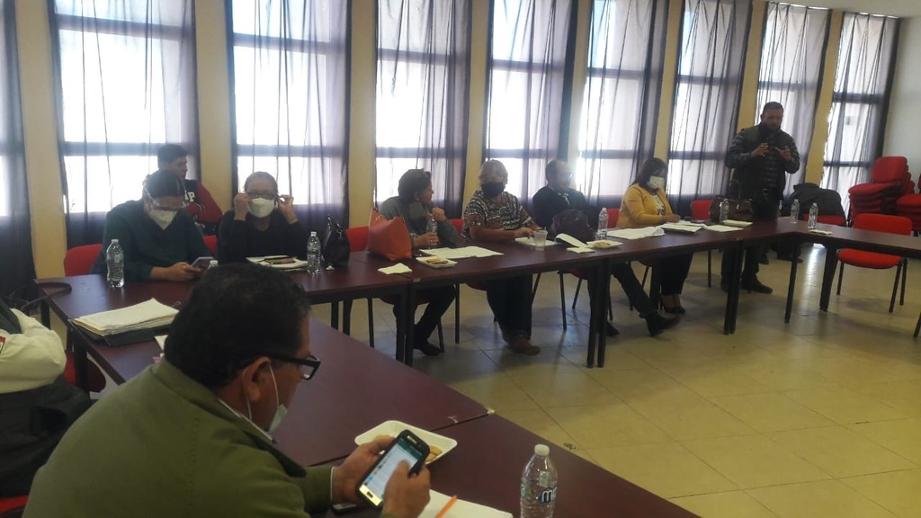 Regidores del PRI abandonaron la sesión de Cabildo, en solidaridad a su compañero Pablo Navarro, a quien no se le permitió quedarse por la inhabilitación al cargo.