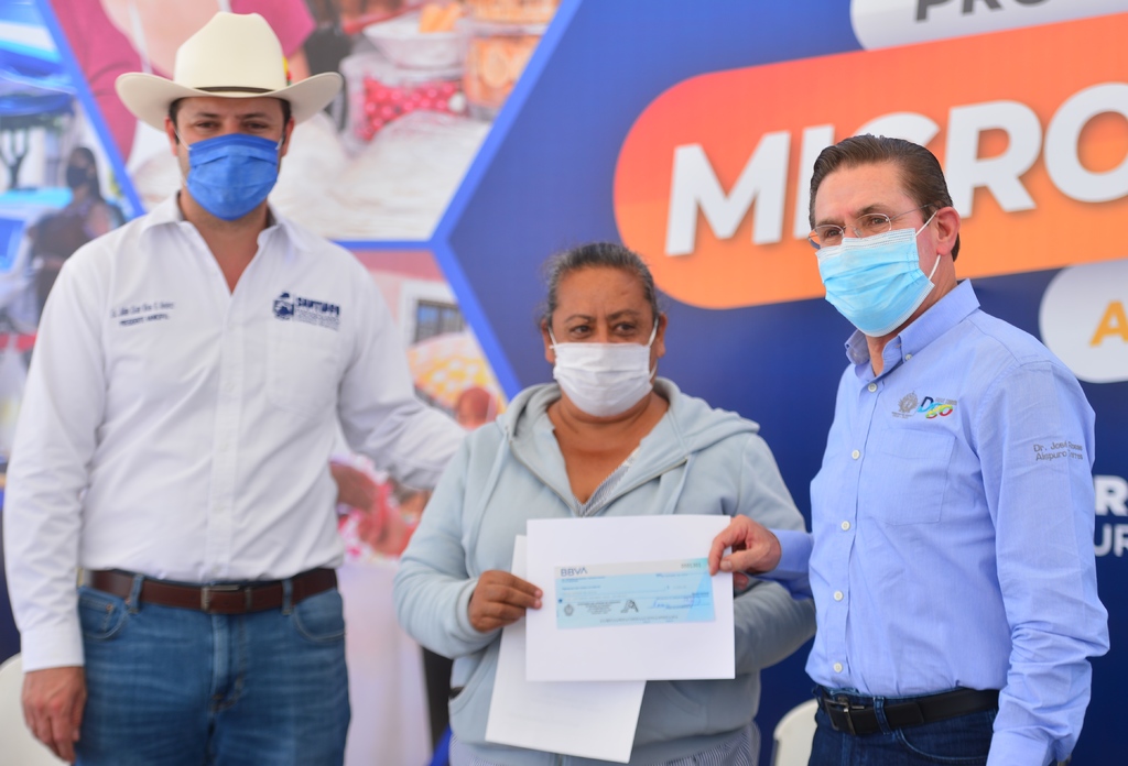 El mandatario mostró confianza en los comerciantes, en su capacidad de invertir y contribuir a la economía de Durango. (CORTESÍA) 