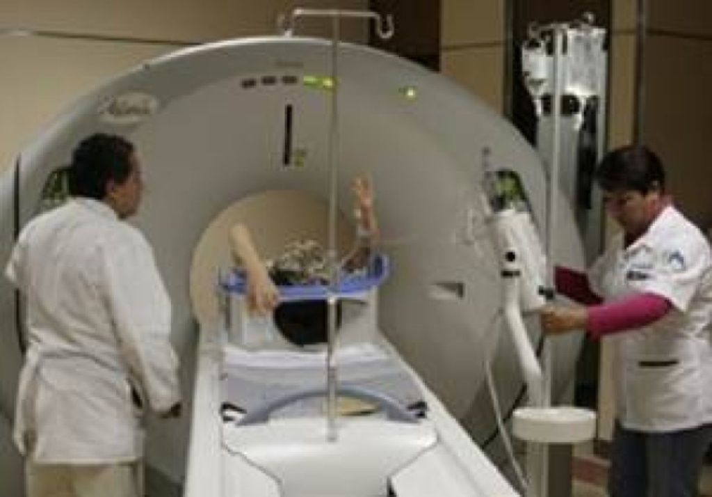 Mujeres con cáncer han denunciado la suspensión de quimioterapias, radiaciones y otros tratamientos.