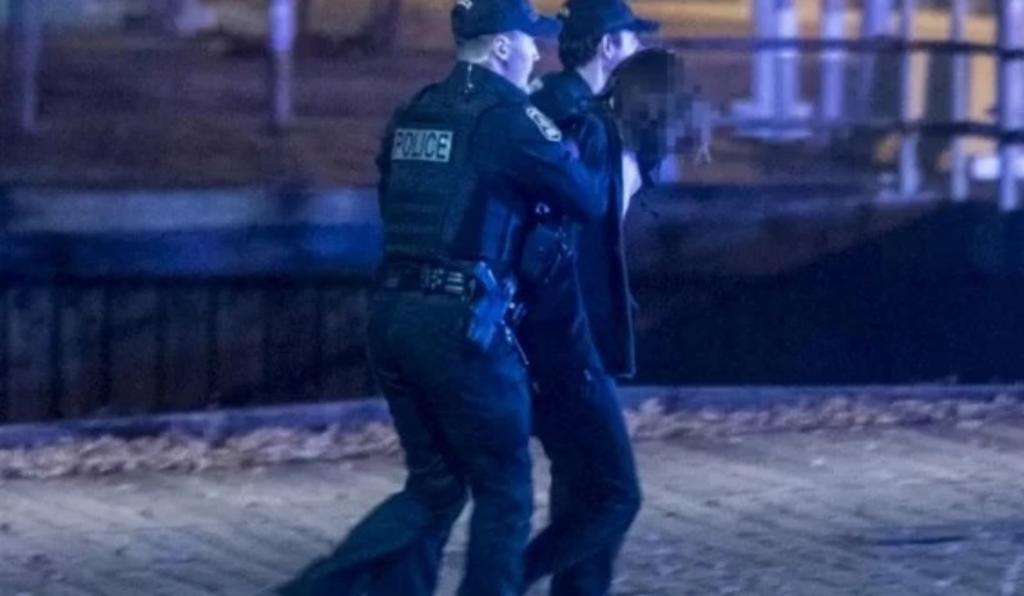 Armado con una katana, el sujeto atacó a diversas personas en la ciudad de Quebec, acabando con la vida de dos de ellas (ESPECIAL)  