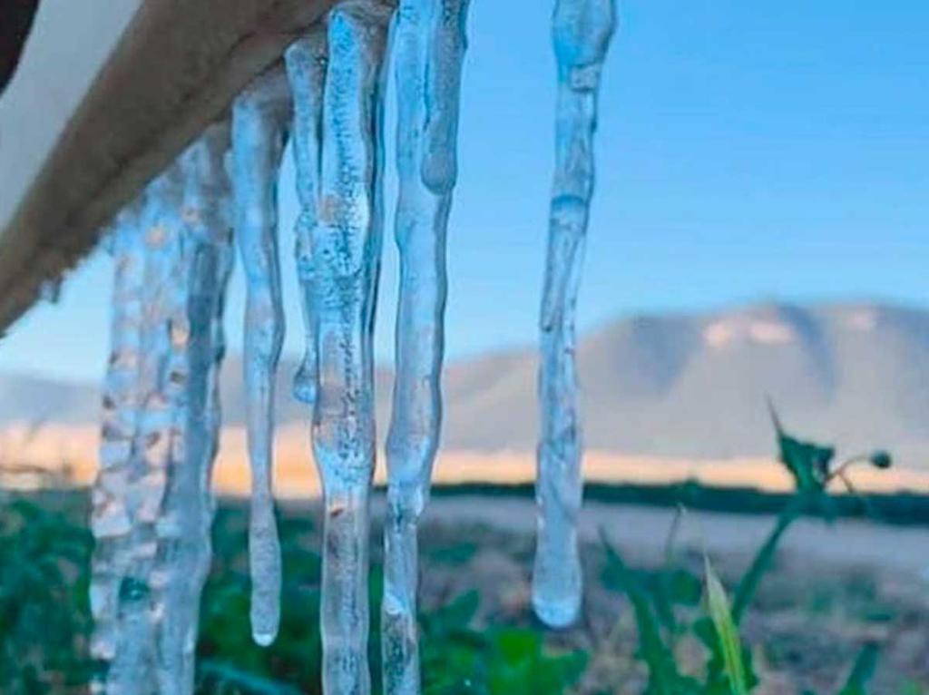 La Secretaría de Protección Civil en Arteaga, Coahuila reportó esta mañana temperaturas gélidas de -7 grados en la sierra y algunos municipios de la región. (Especial) 