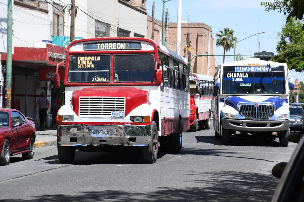 José Rosas Aispuro Torres, informó este miércoles que en el estado de Durango se suspenderá el uso del transporte público durante el fin de semana ante el aumento de contagios de COVID-19. (ARCHIVO)
