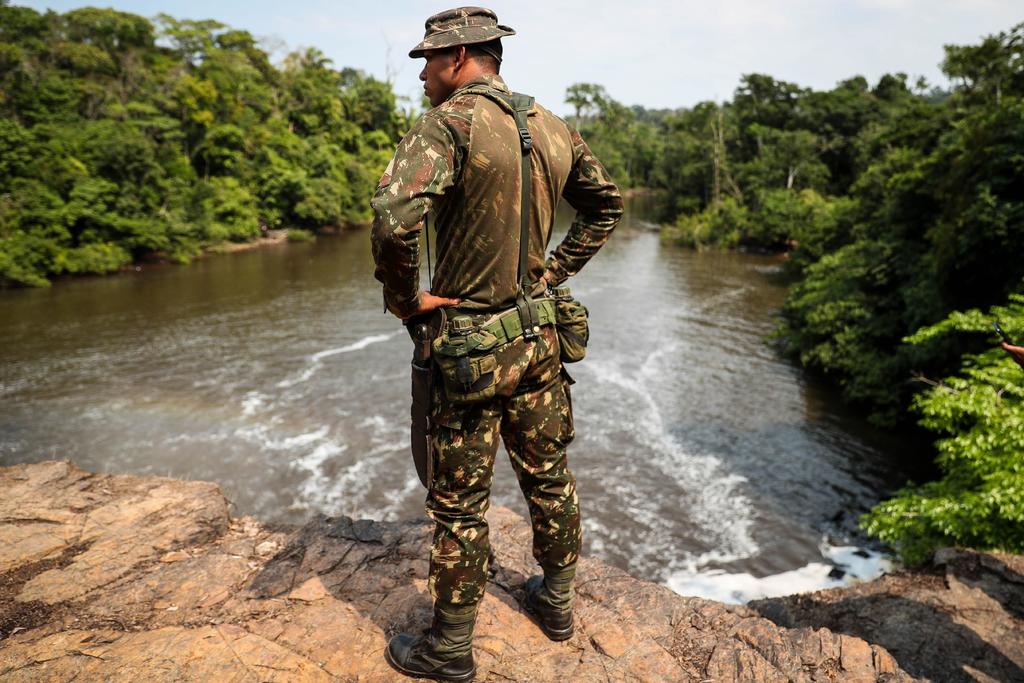La intervención permite a las Fuerzas Armadas participar en operaciones de apoyo al combate al crimen e incidentes ambientales. (ARCHIVO) 