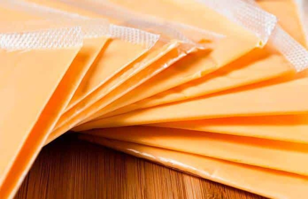 Conozca los quesos amarillos que son más agua y grasa que leche, según el análisis de la Profeco. (ARCHIVO) 