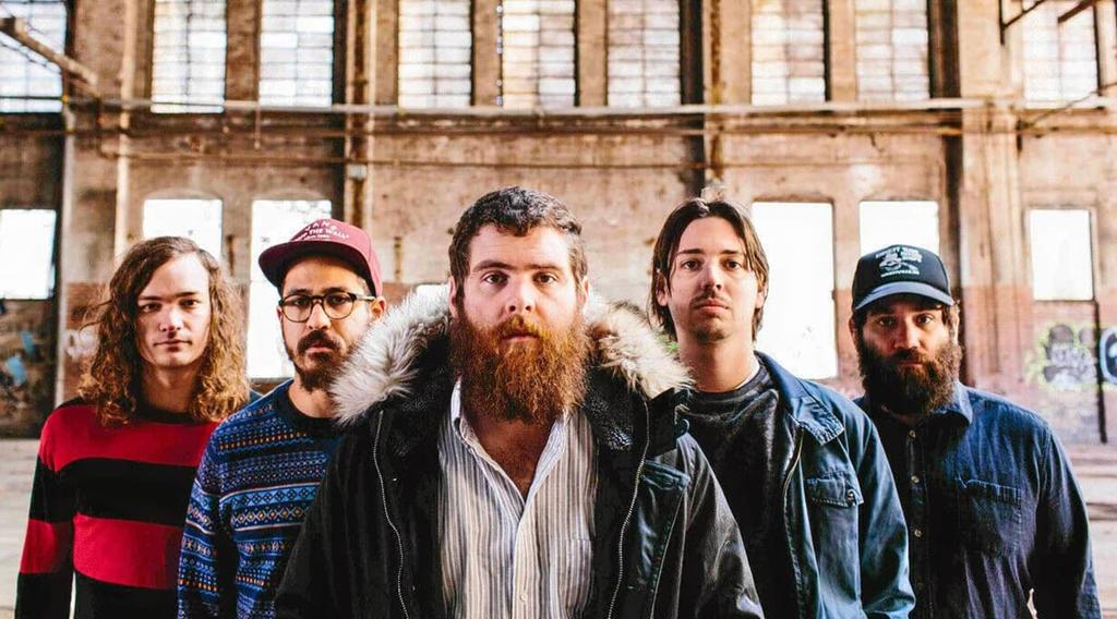 Es una banda estadounidense de indie rock de Atlanta formada en 2004. El grupo está compuesto por el guitarrista, cantautor y compositor Andy Hull, el guitarrista principal Robert McDowell, el bajista Andy Prince y el baterista Tim Very.  (ESPECIAL) 
