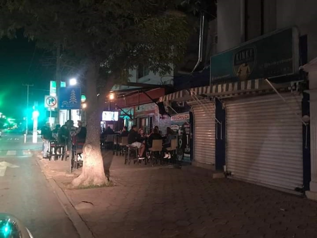 El jueves por la noche también fue clausurado un restaurante bar ubicado en la calzada Colón de Torreón.