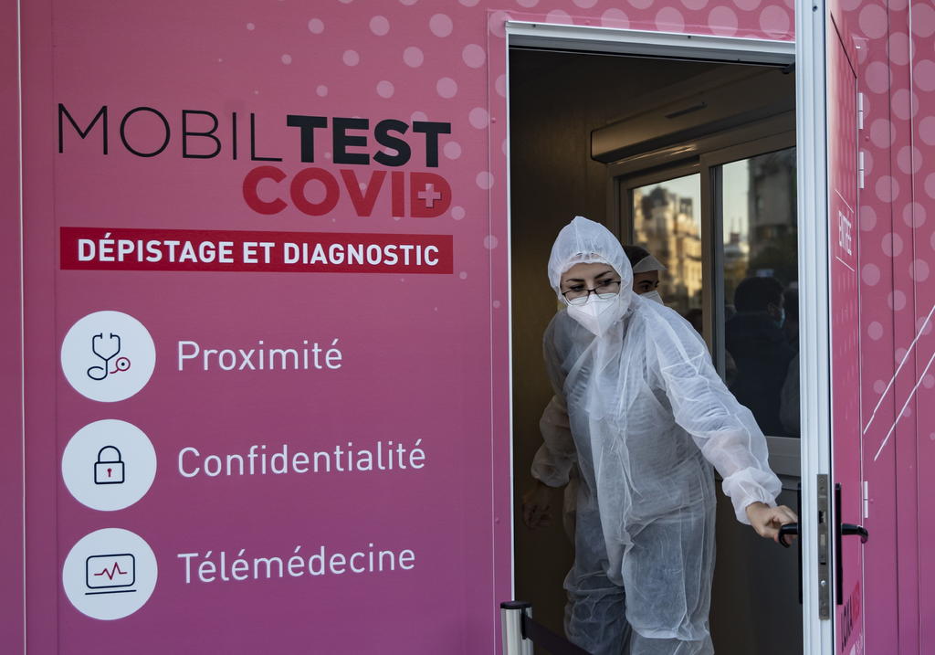 Francia registró 551 muertos por coronavirus en las últimas 24 horas, casi el doble que la jornada, precedente, lo que eleva la cifra de muertos en el país a 40,987 mientras. (ARCHIVO) 