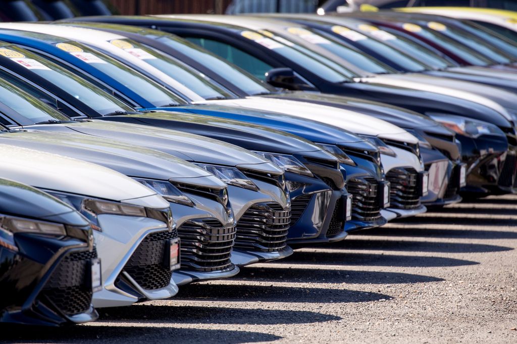 De acuerdo con los datos oficiales, las ventas de autos experimentaron una caída de 29.55 por ciento. (ARCHIVO) 