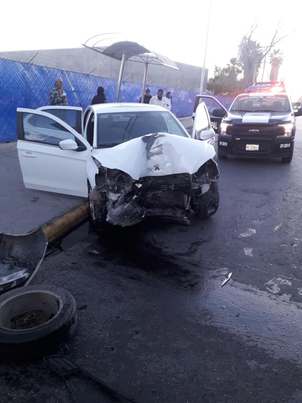 El automóvil siniestrado es un Peugeot 301, modelo 2014, color blanco, el cual portaba placas de circulación del estado de Coahuila.
(EL SIGLO DE TORREÓN)