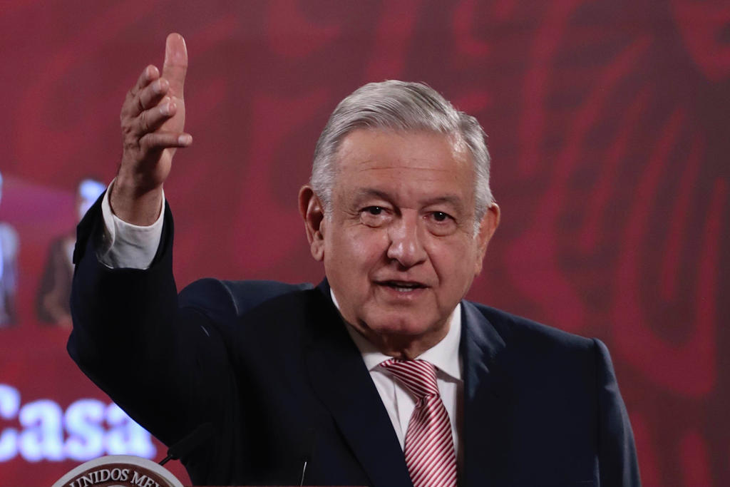 El presidente mexicano, Andrés Manuel López Obrador, lamentó este miércoles que durante años la corrupción en México no fuera objeto de 'escándalo' y lo comparó con la situación de Perú, donde 'ya van como dos o tres presidentes' destituidos, dijo. (ARCHIVO)
